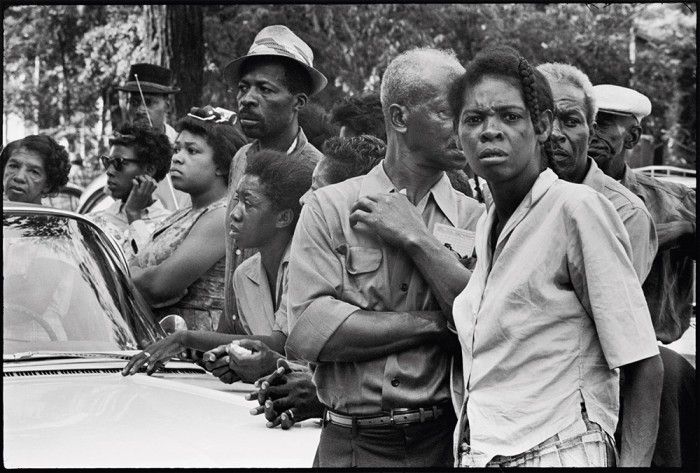 Crowds along the funeral route of the four girls murdered in the bombing of the 16th Street Baptist church, Birmingham, Alabama, September 1963 / Student Non-violent Coordinating Committee (SNCC), 1964–62