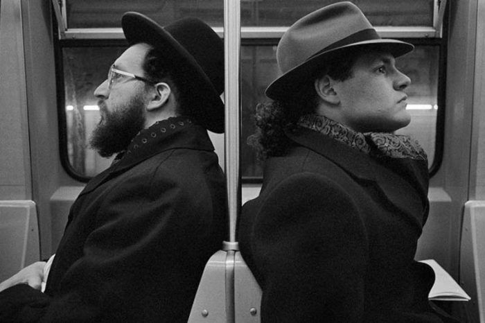 Hasid and Hipster, NYC, 2001© Richard Sandler / The Eyes of the City